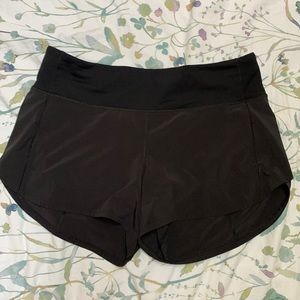Lululemon Speed Up black mid-rise lined shorts size 8